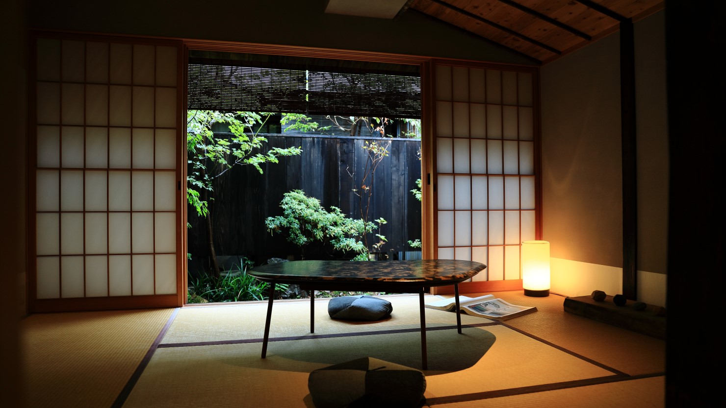 ホテルの客室には静謐な時間が流れる