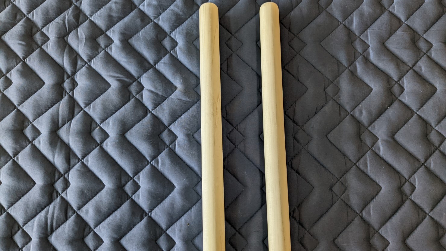 素材に 朴（ホウ）が使われたバチ