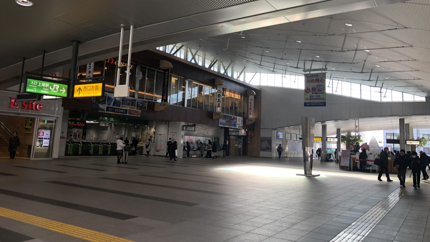 上尾駅構内の様子