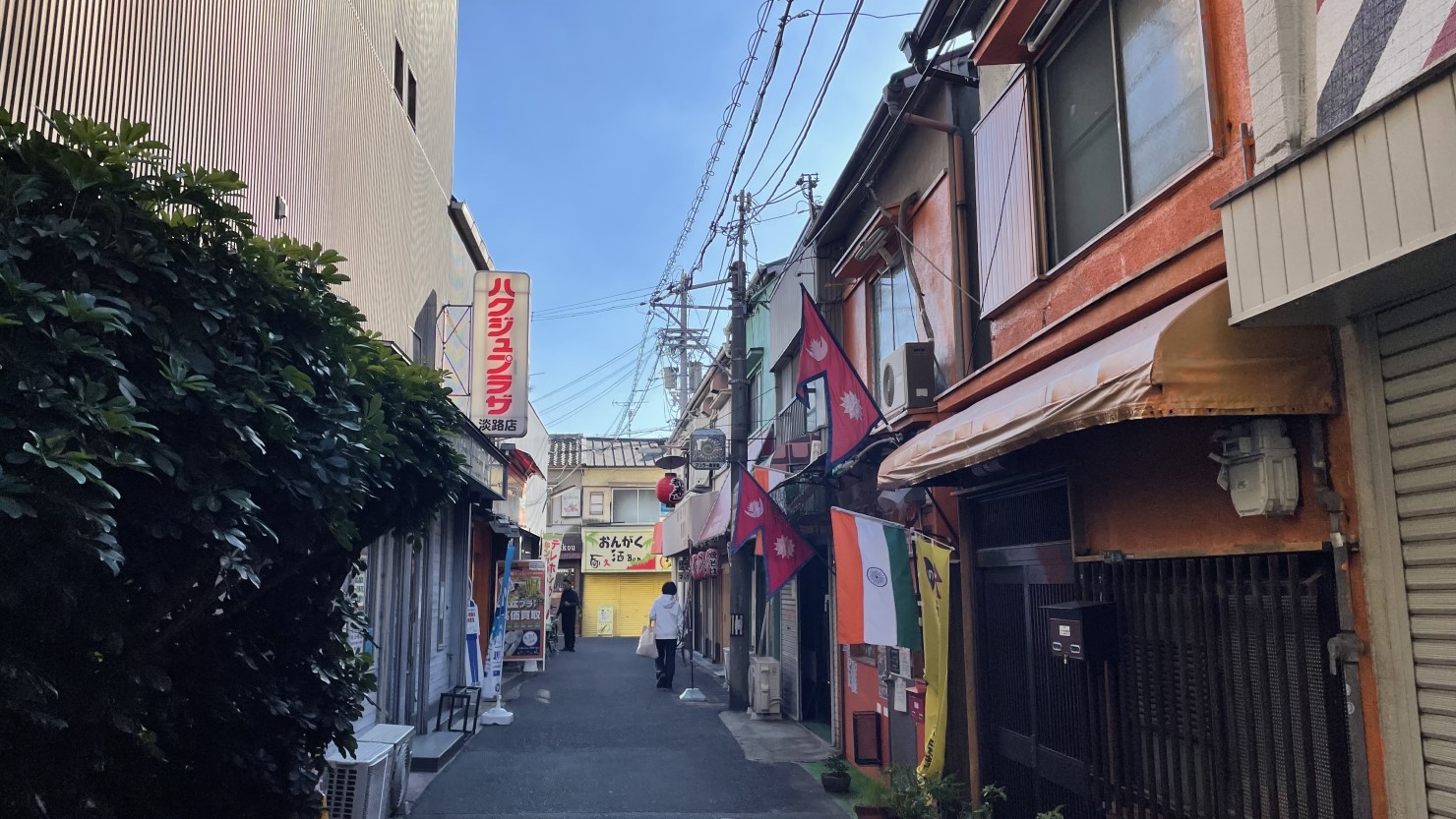 大阪の下町を感じる淡路本町商店街内の路地