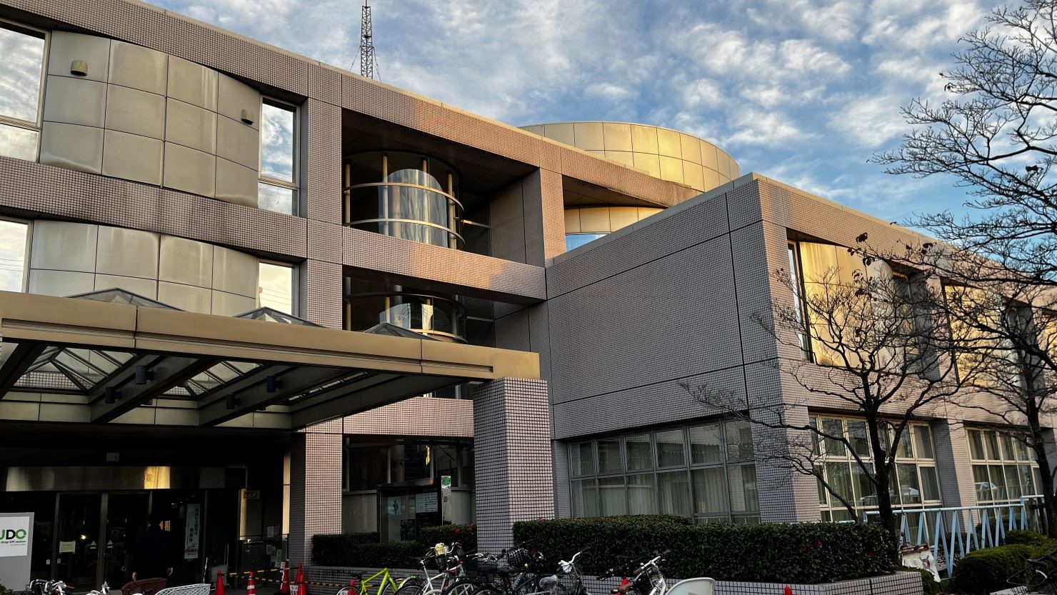 プラネタリウムが併設された「世田谷区立中央図書館」