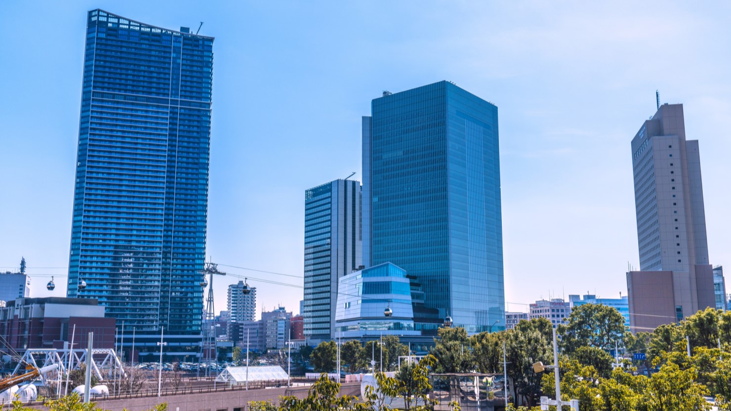 桜木町駅の駅前風景