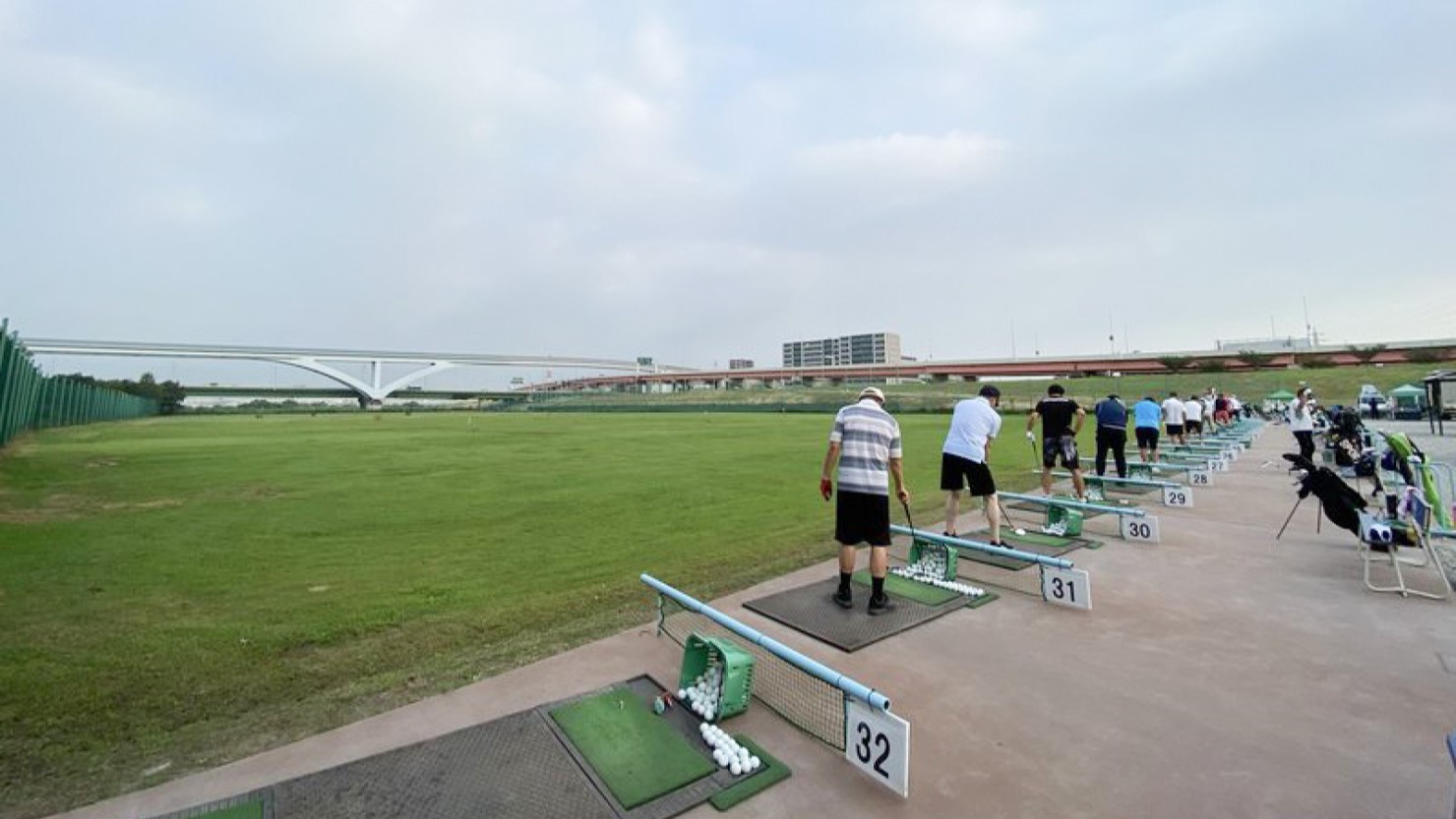 扇ゴルフ練習場