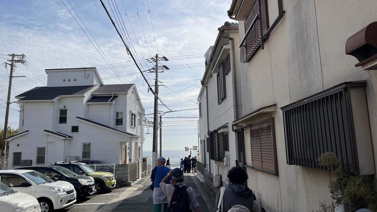 歩いているとすぐに海が見えてくるのも、この周辺の良さ