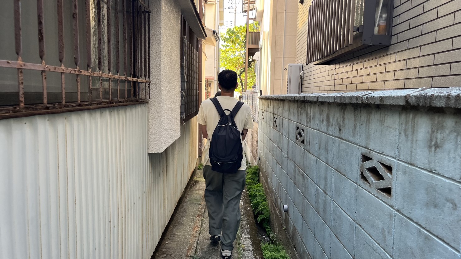 路地を出ては、また路地へ