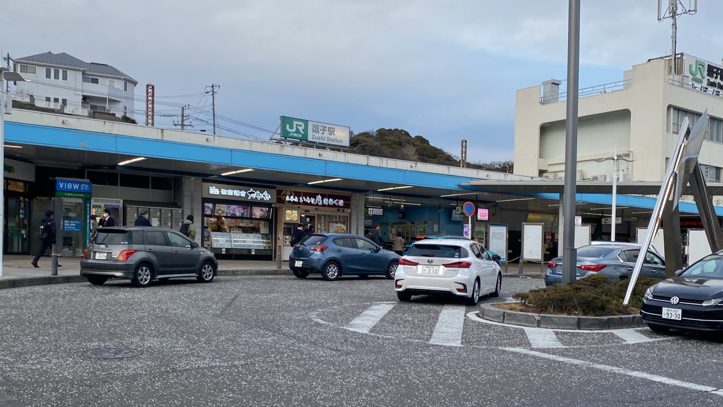 逗子駅前の様子