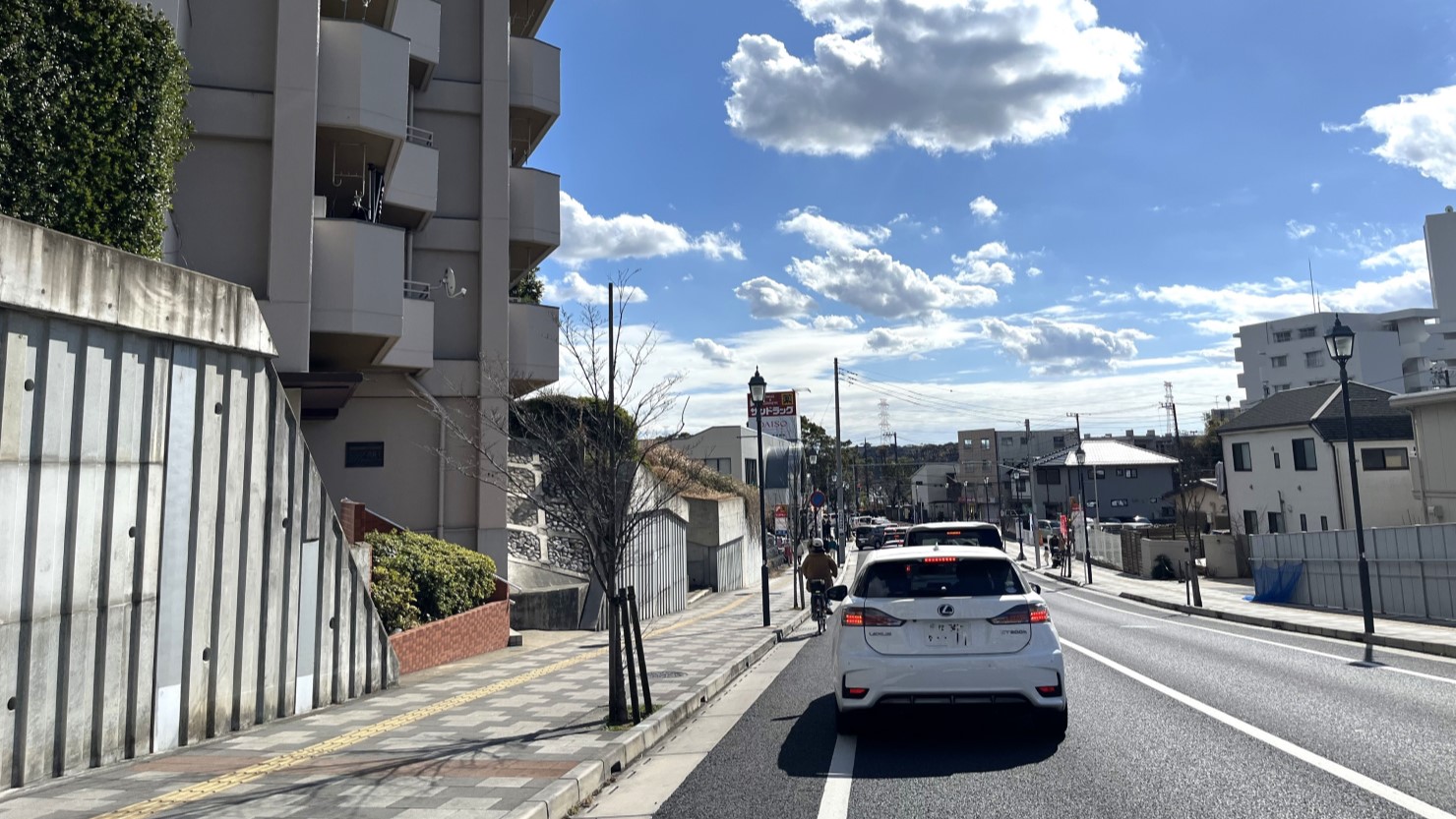 我孫子駅から手賀沼公園に続く道路
