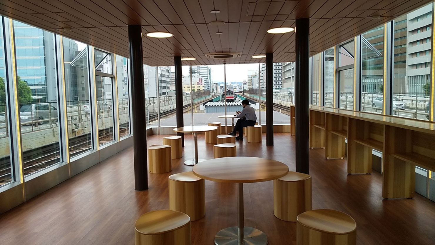 御堂筋線新大阪駅ホーム北端にある待合室