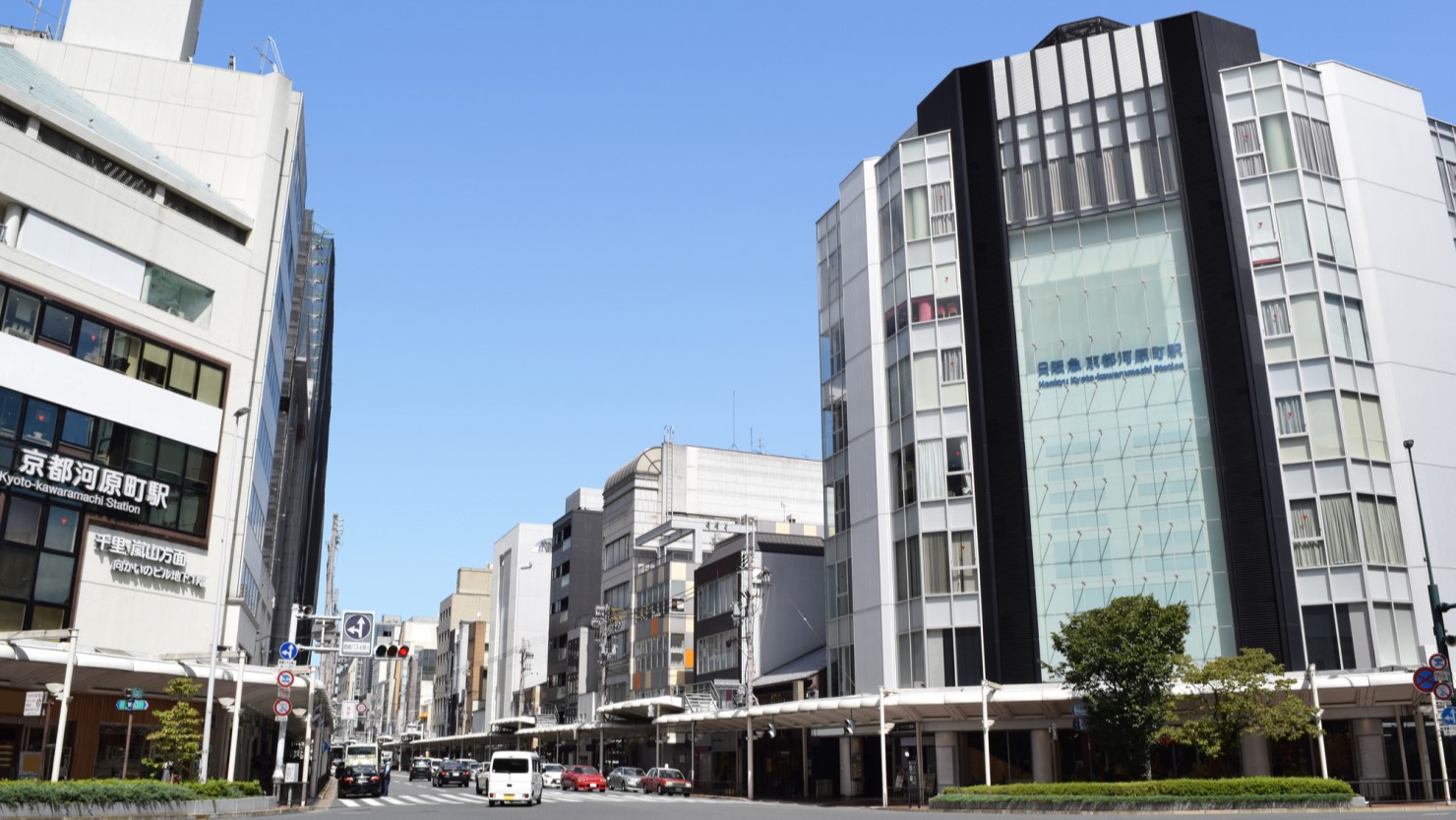 京都河原町駅前