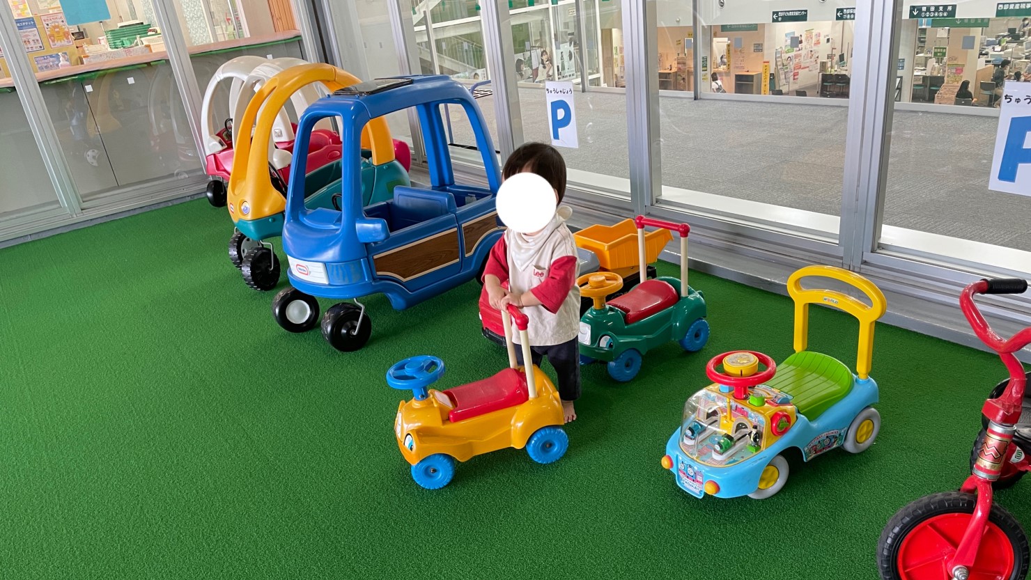 親子で楽しく遊べる「こどもルーム」