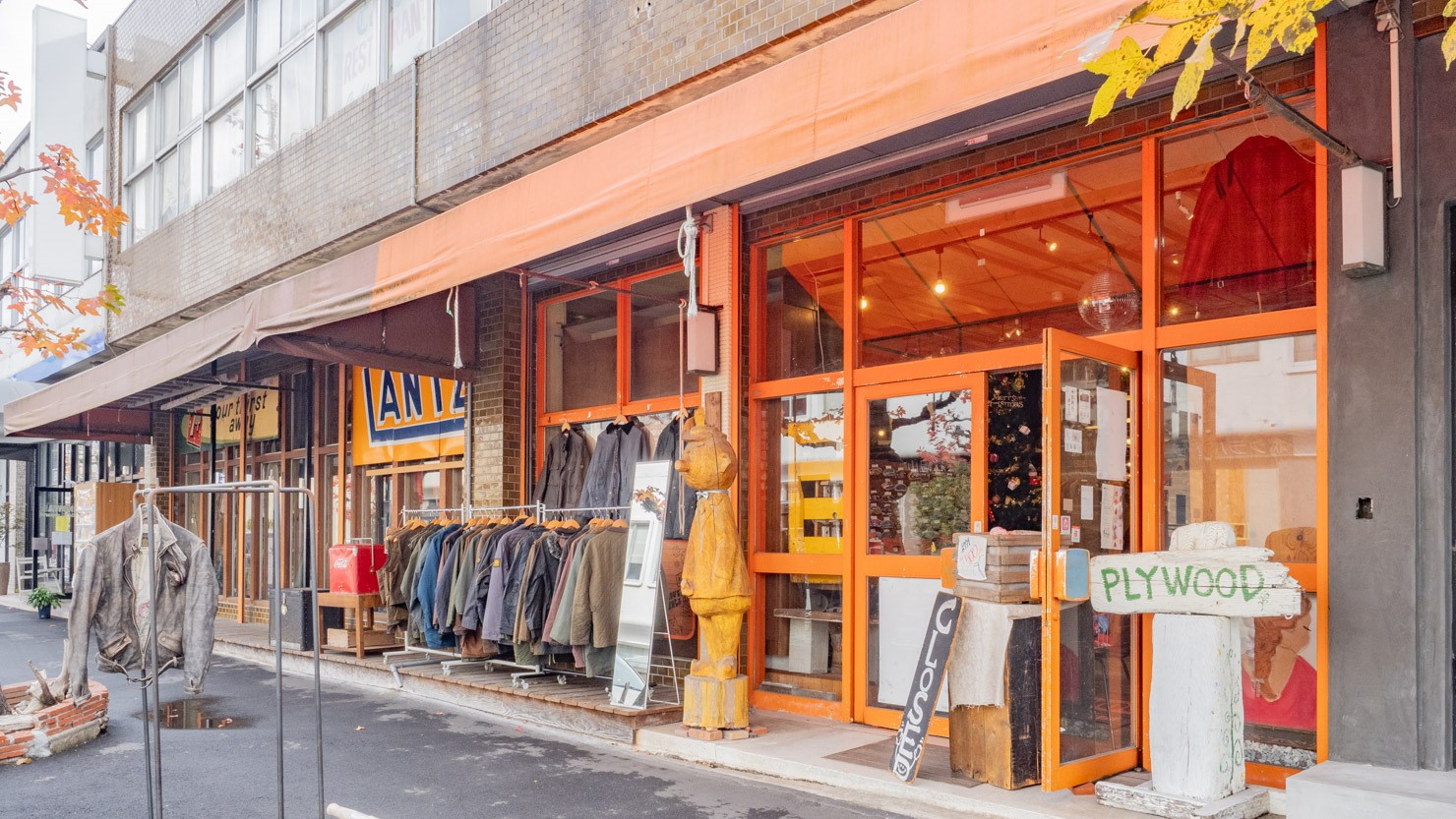 PLYWOOD SUBURBIA 外観