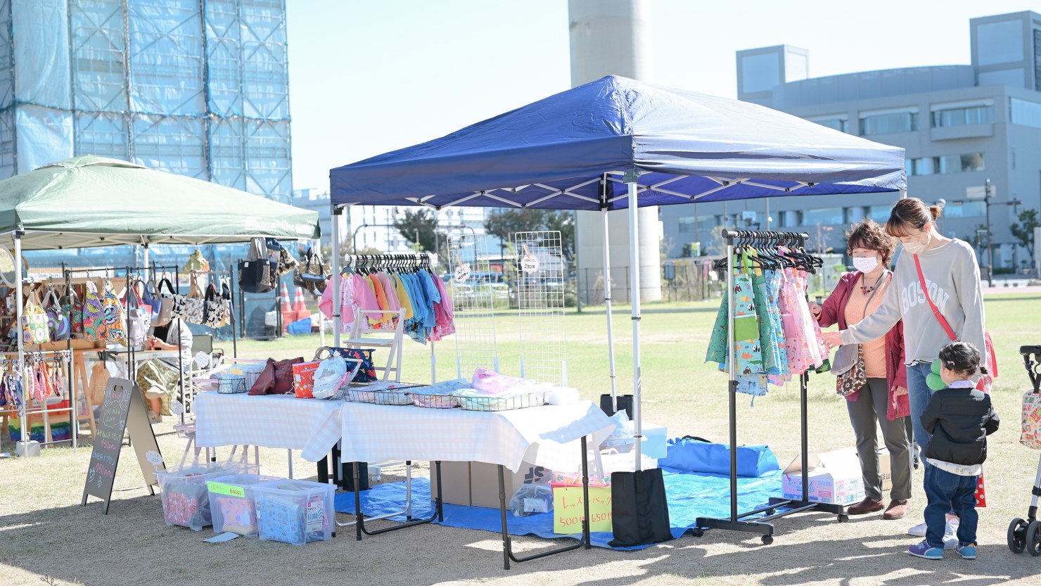 ファミリー向けのマルシェの様子