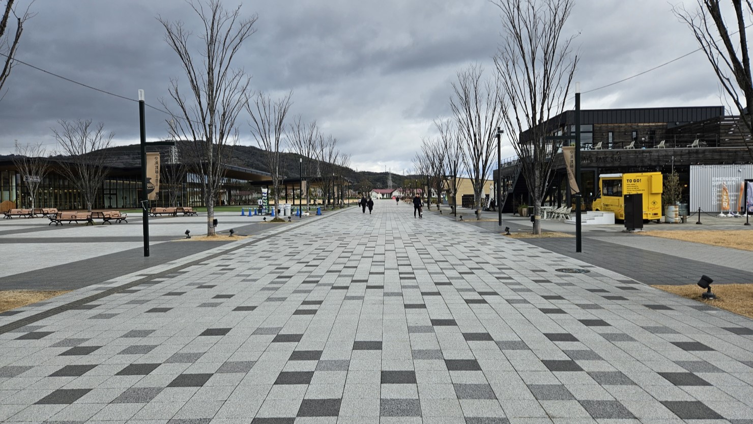 安満遺跡公園正面入口からの景色