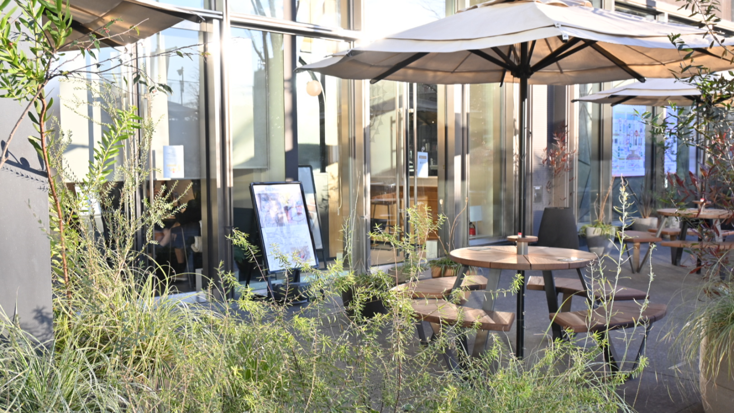 新丸ビル仲通りテラス