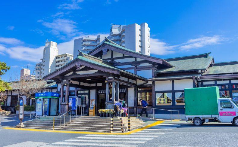 「複数路線を利用できる家賃が安い駅ランキング」利便性が高く家賃を抑えて暮らせる街は？