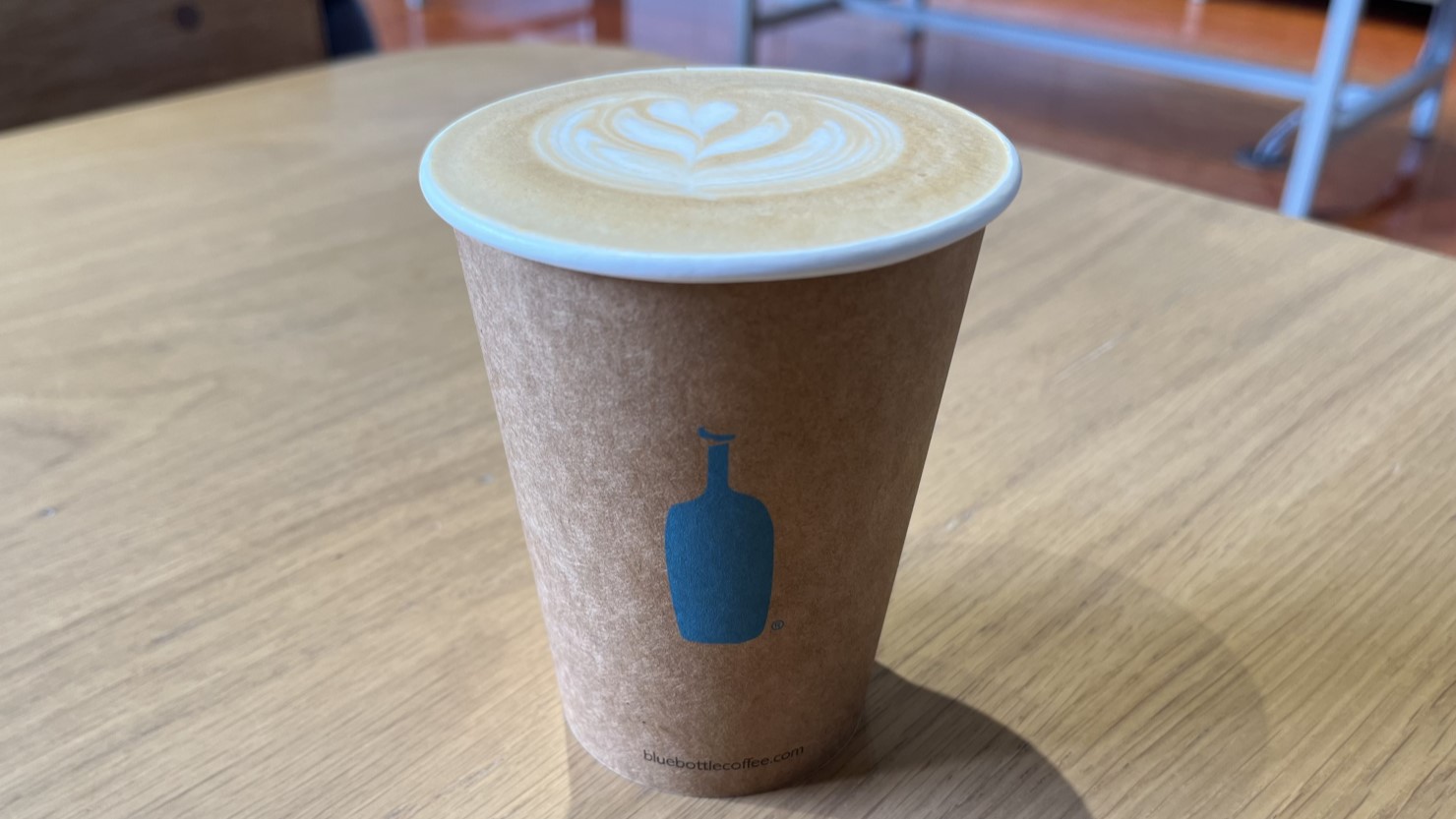 店内でいただいたブルーボトルコーヒーのカフェラテ