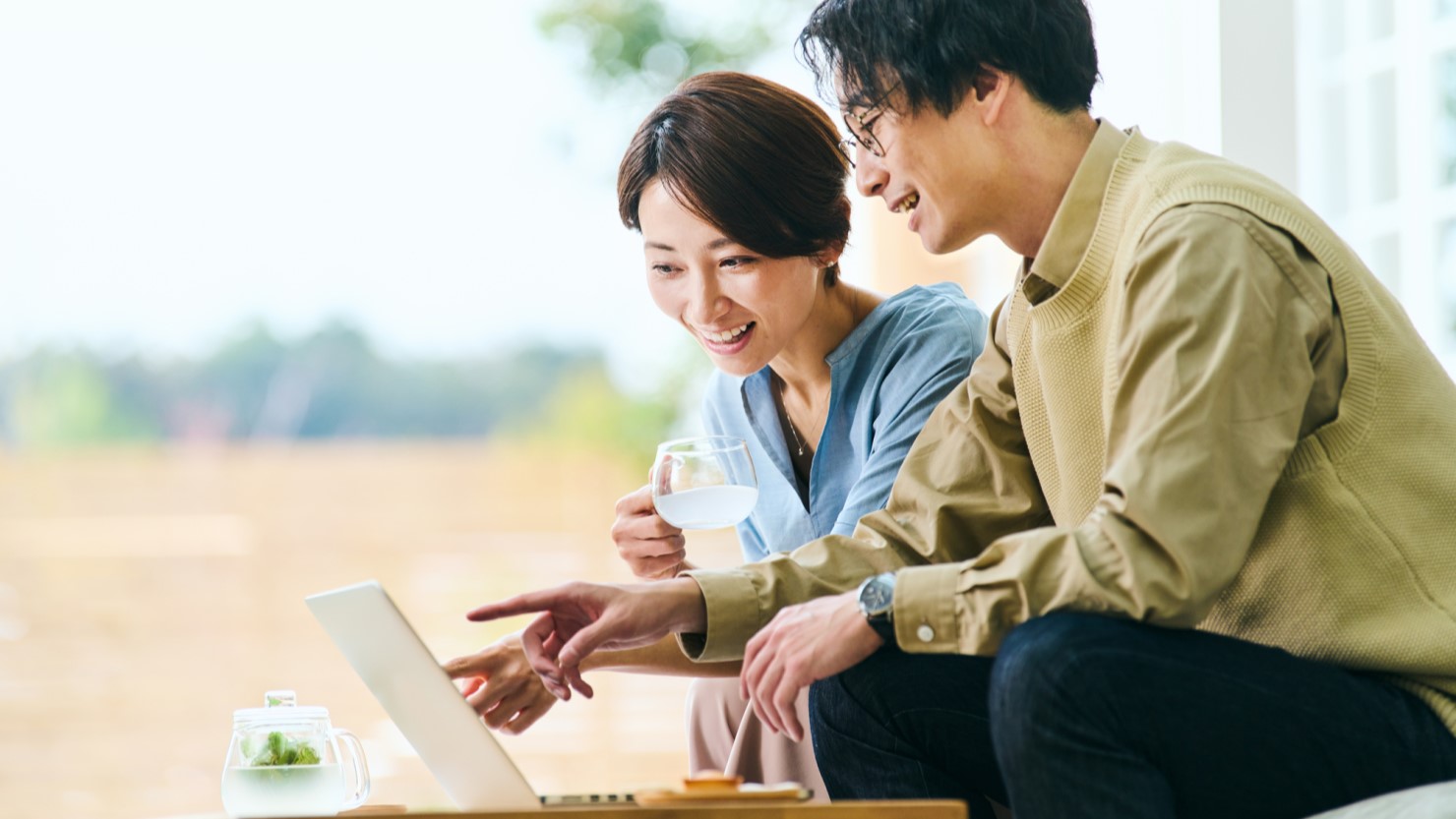 夫婦で二拠点目について話し合うイメージ