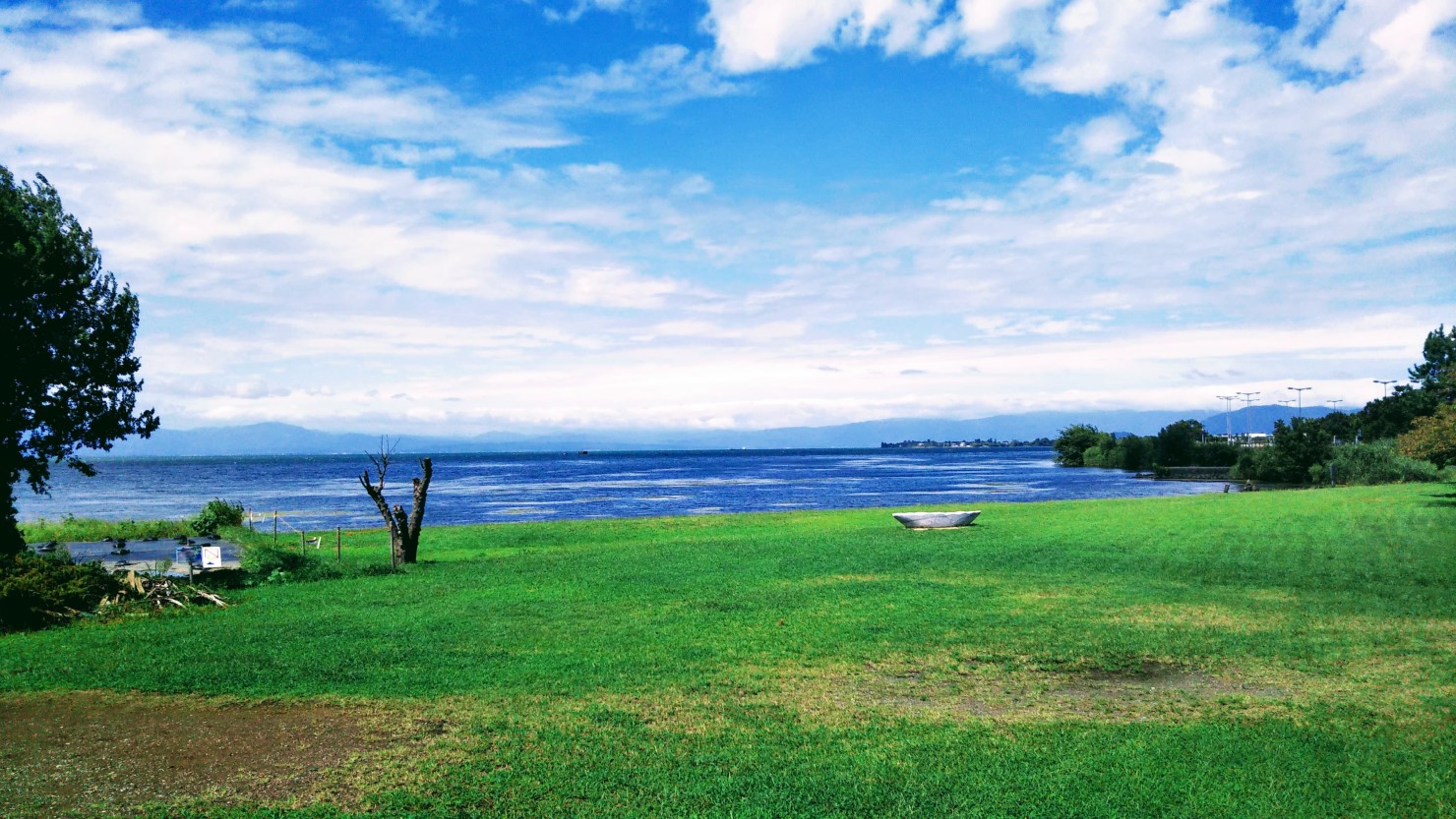 琵琶湖畔　滋賀県米原市