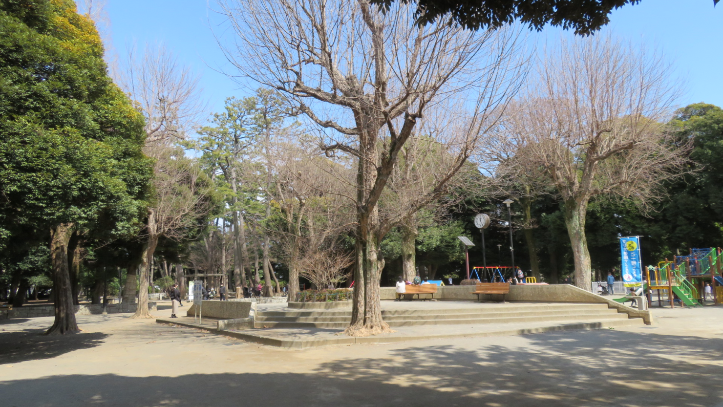 松陰神社の西隣にある若林公園
