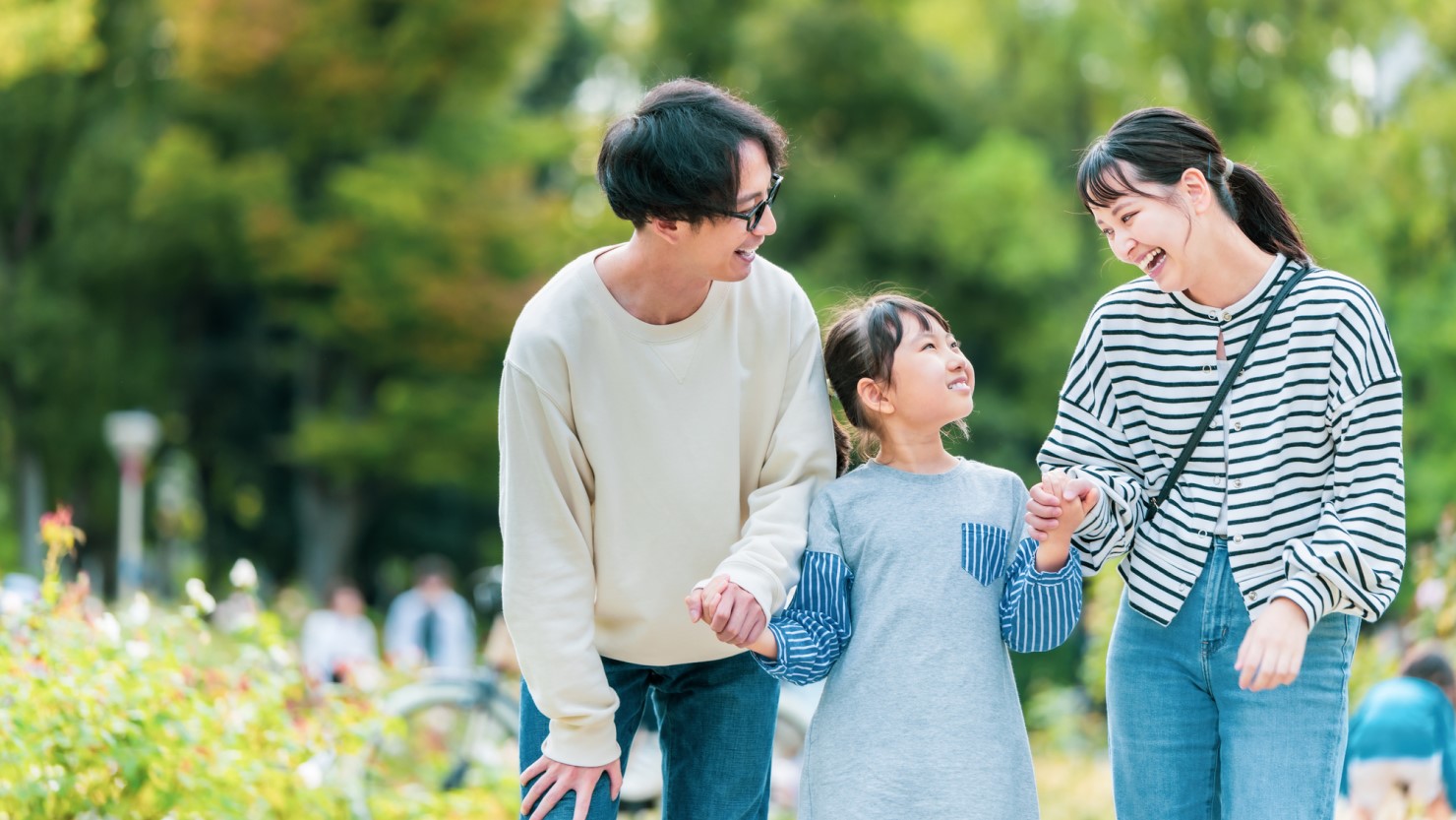 仲のいい親子のイメージ