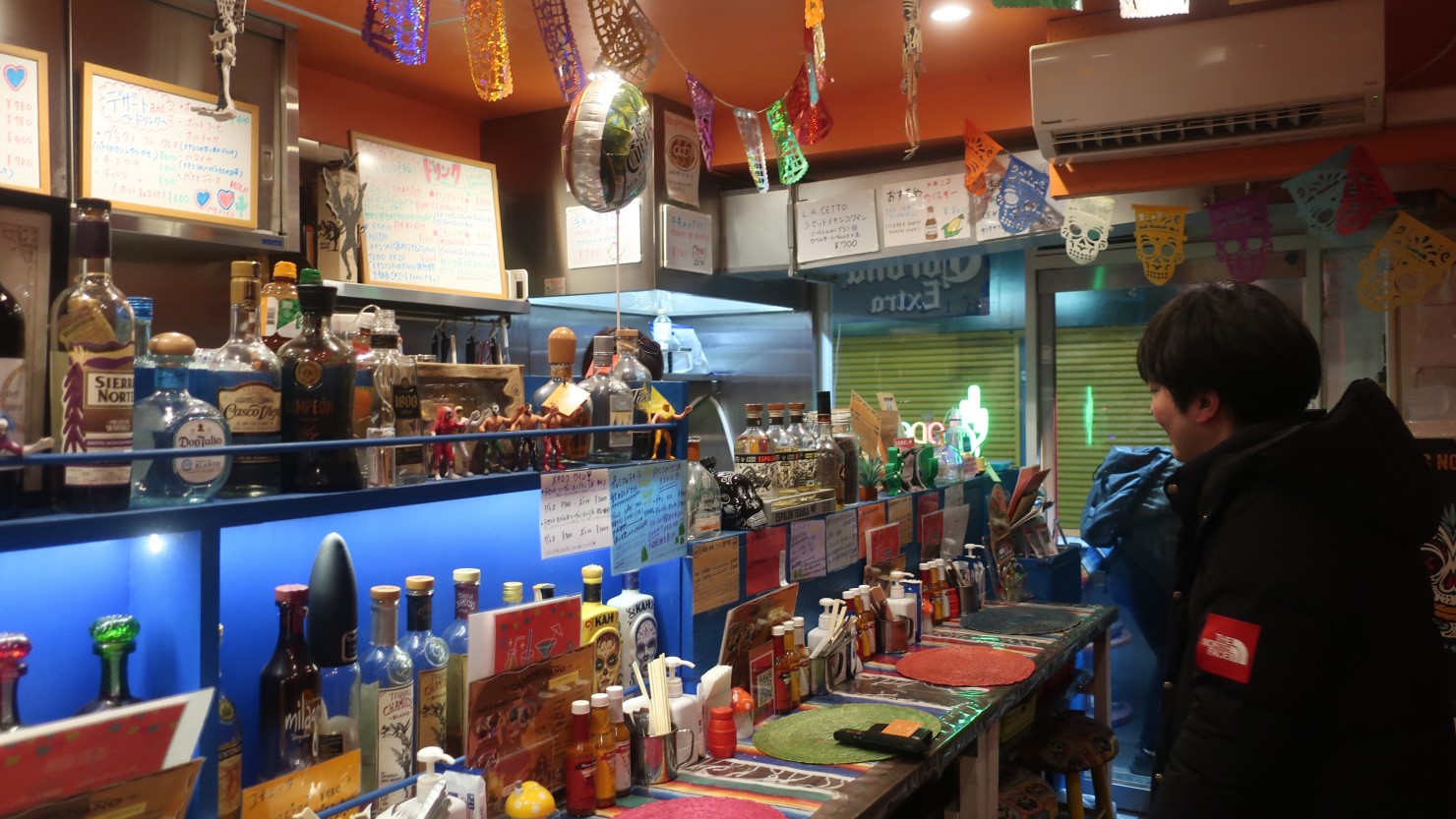 店内ではメキシコで買い付けてきた雑貨も販売中