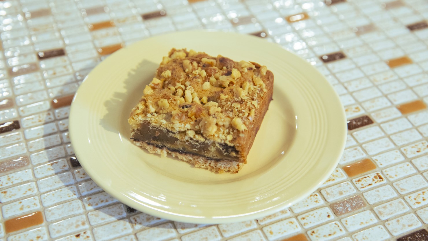 好きなものを好きなときに作るのが植山流。こちらは、栗のアーモンドケーキ（520円）