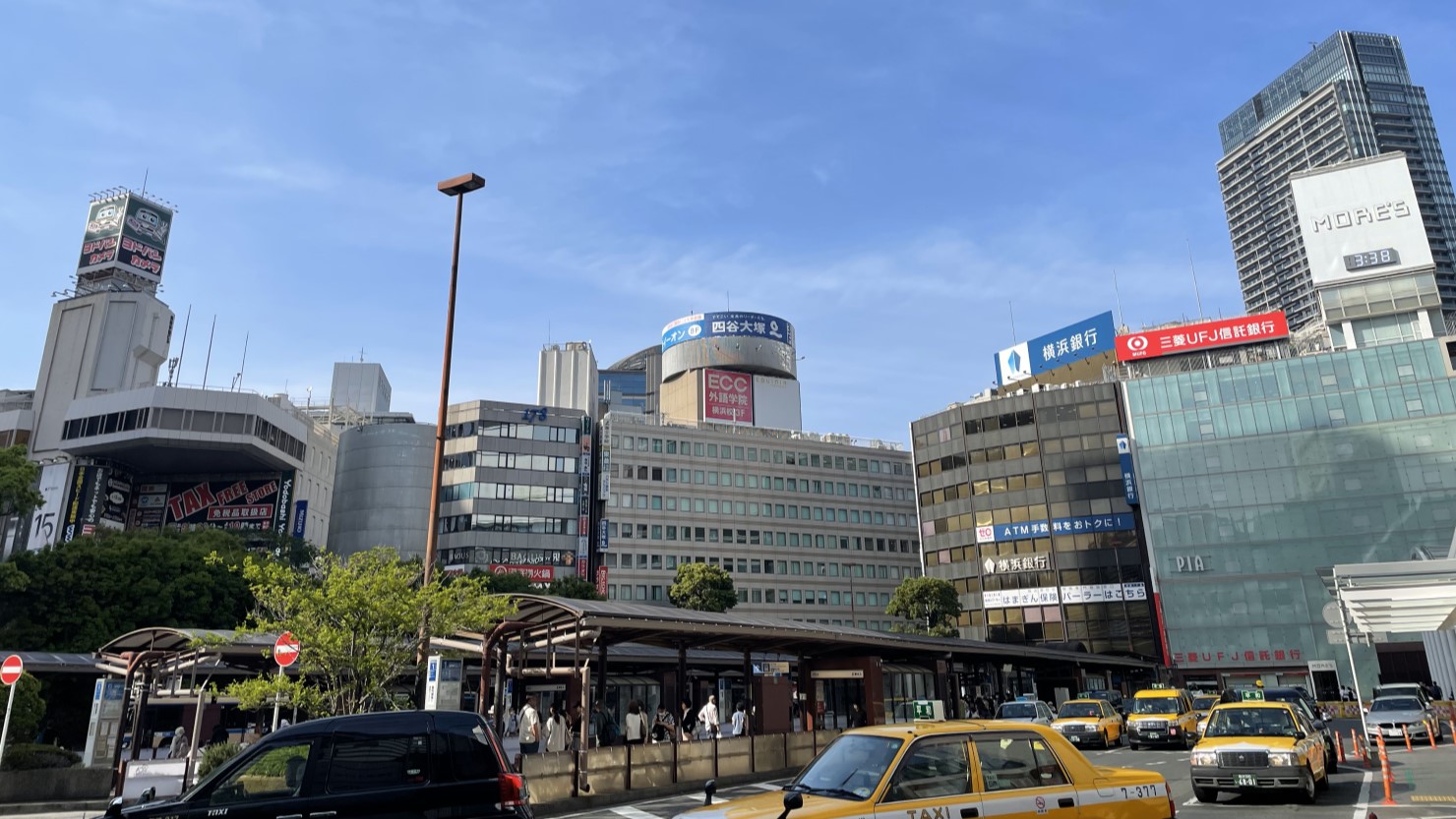 横浜駅西口の様子