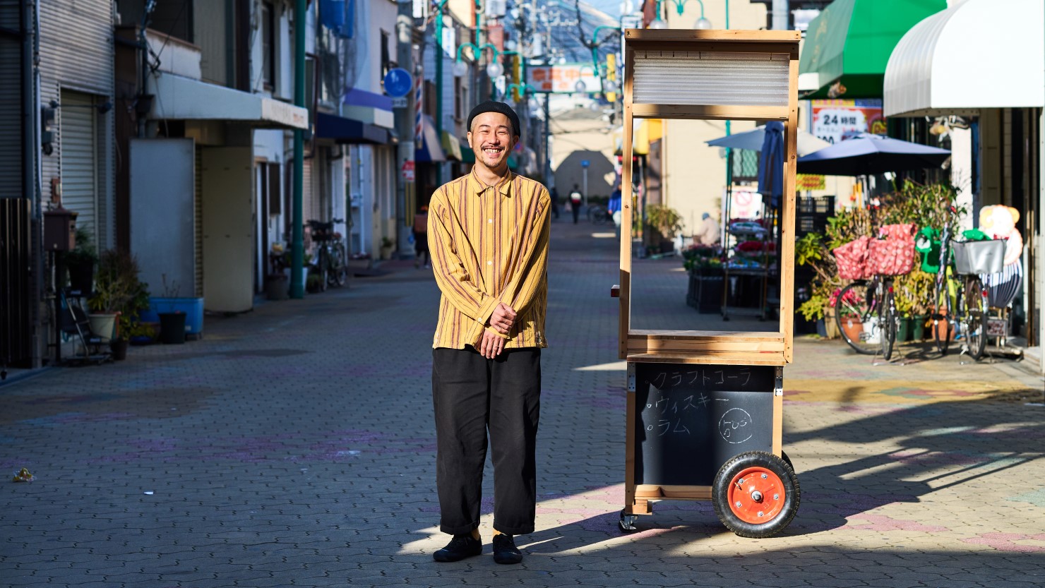 露店営業の許可をもらうため、必要なものを詰め込めるように、でもコンパクトに。と少し背丈が高くなったという橋ノ上ノ屋台の一部