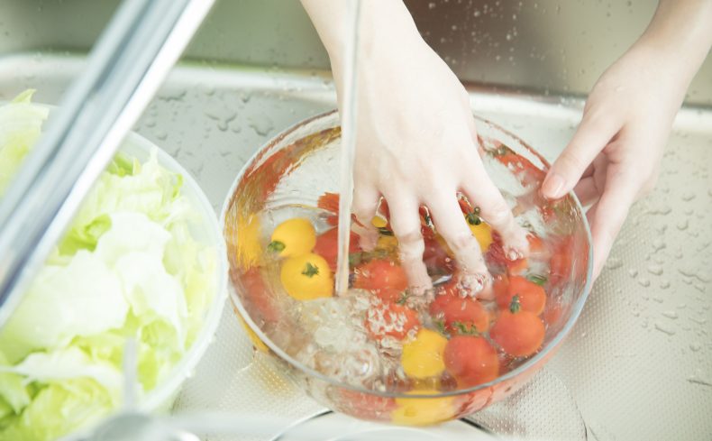 家庭の飲み水、どう選ぶ？ 浄水器、ペットボトルの水、ウォーターサーバー、徹底比較！