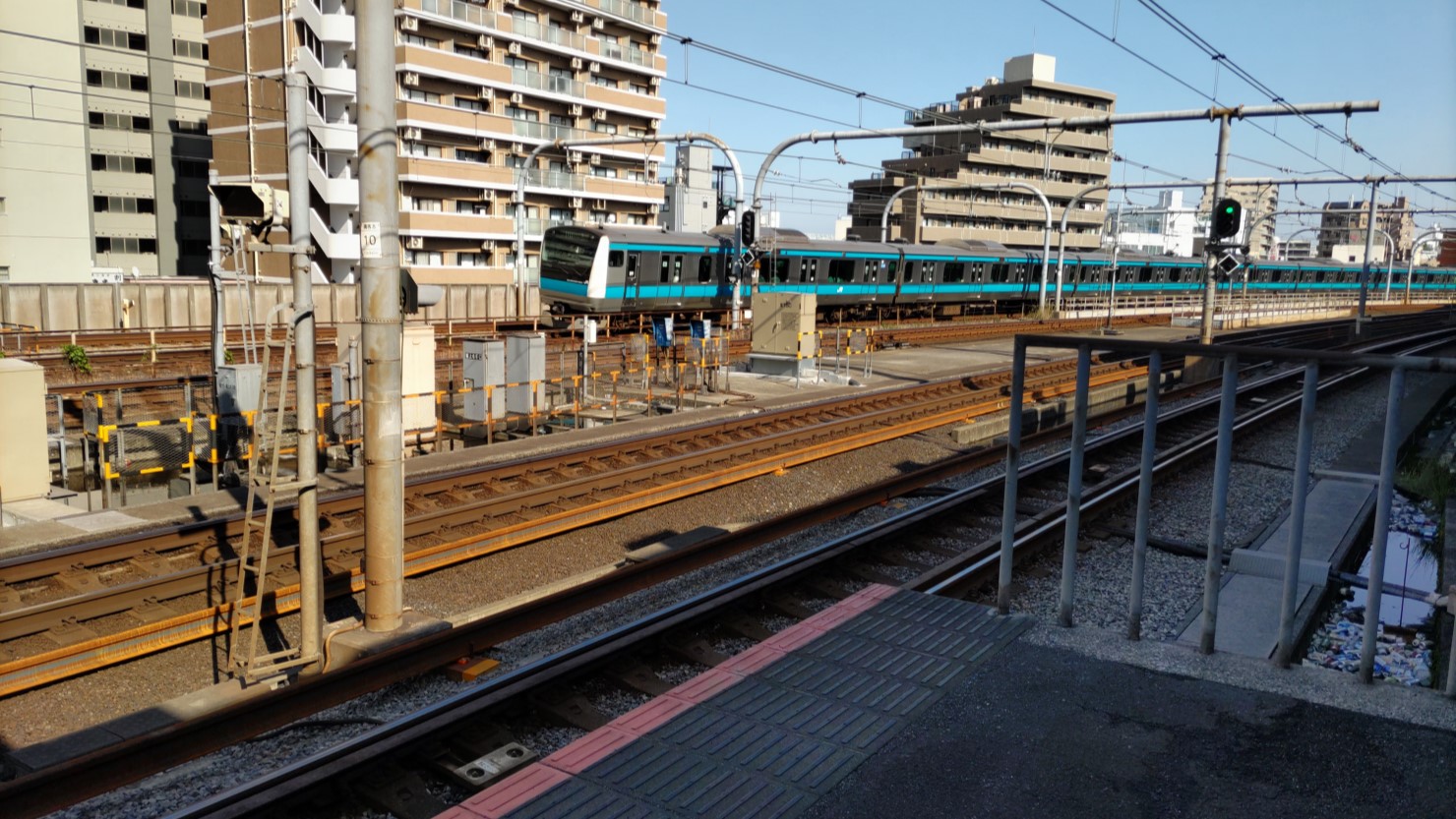 赤羽駅ホームからの風景