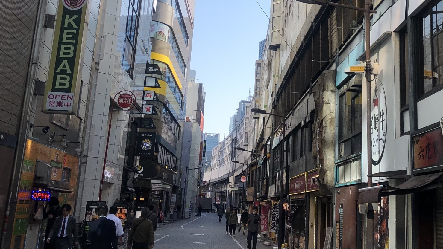 飲食店も多く並ぶエリア