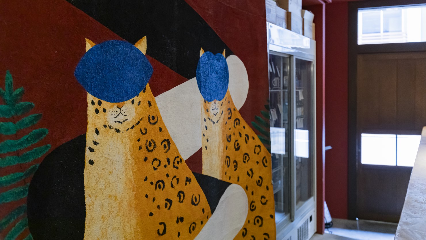 お店を彩るデザインワークは前田さんが信頼を置く、名古屋のチーム「デザインパーソン」によるもの