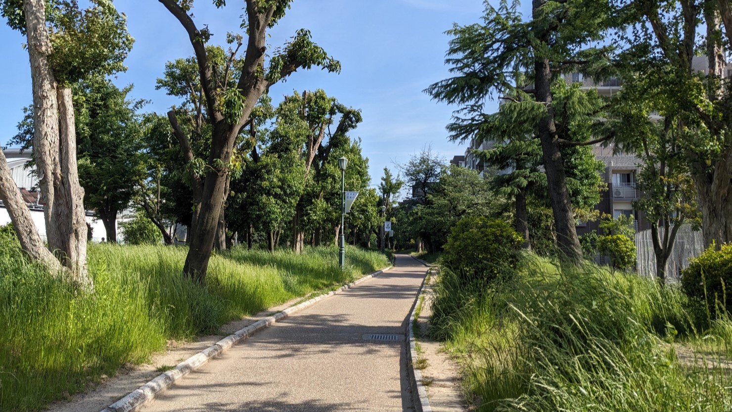 元茨木川緑地、ところどころアートが設置されています