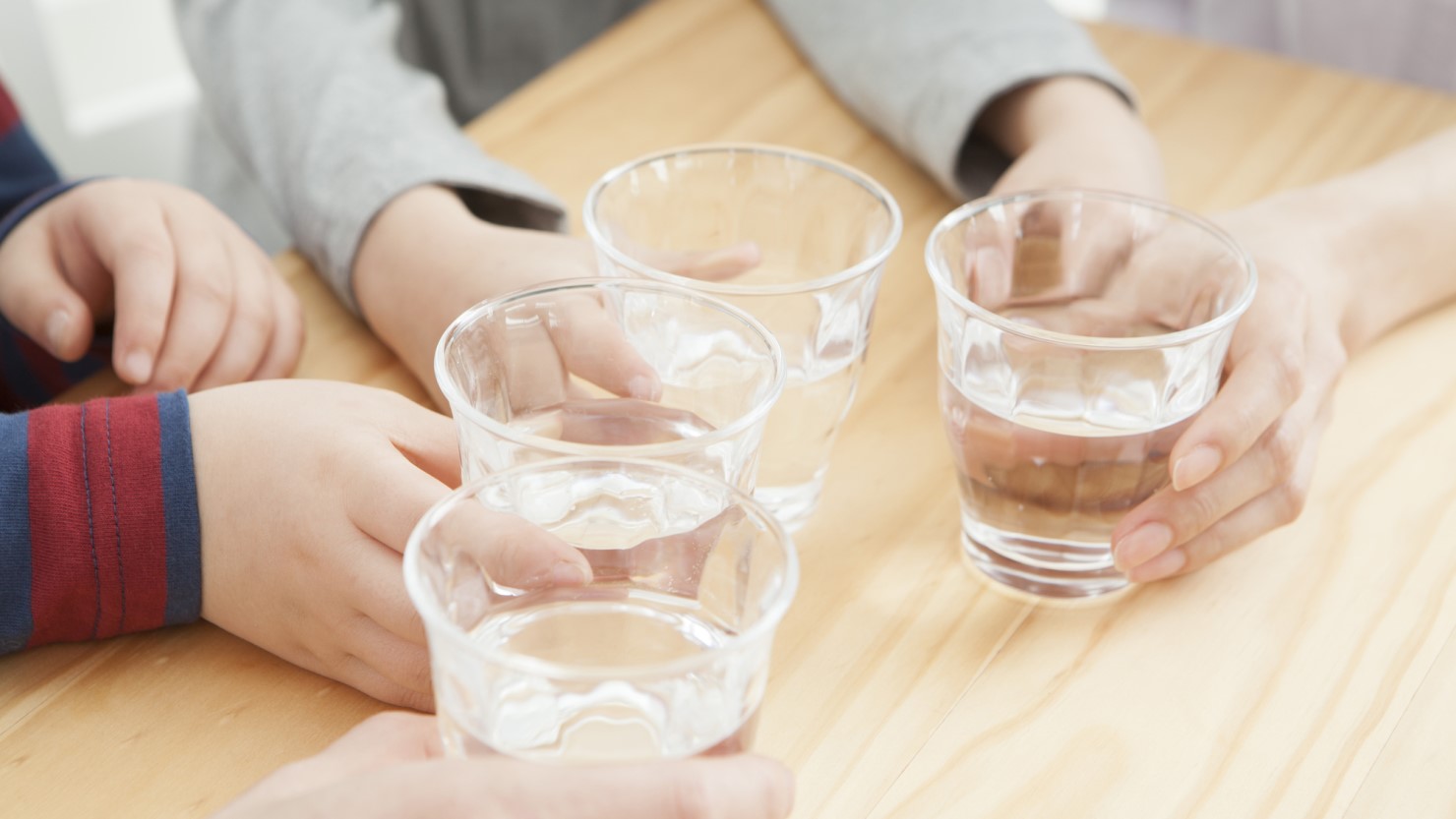 令和と昭和の子育て世帯、飲み水事情はどのように変化したのか