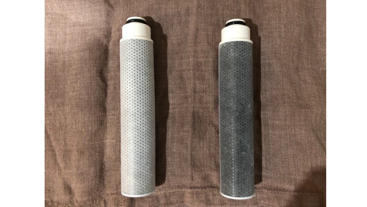 左が新しいカートリッジ、右が古いカートリッジ