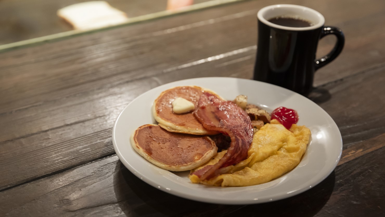 アメリカンブレックファスト（850円）とドリップコーヒー（500円）