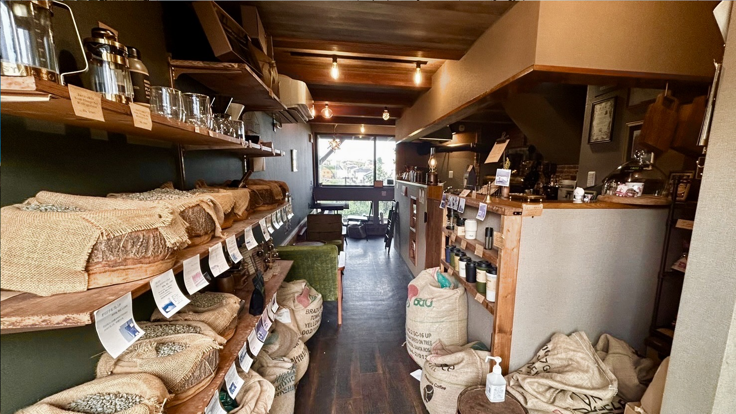 上田珈琲豆焙煎堂の店内