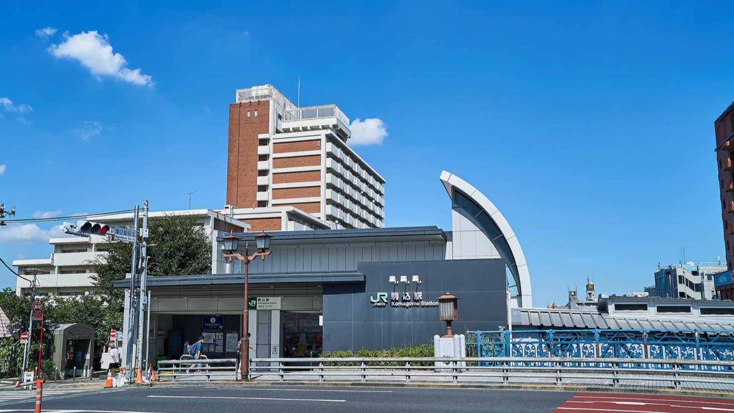 駒込駅前の様子