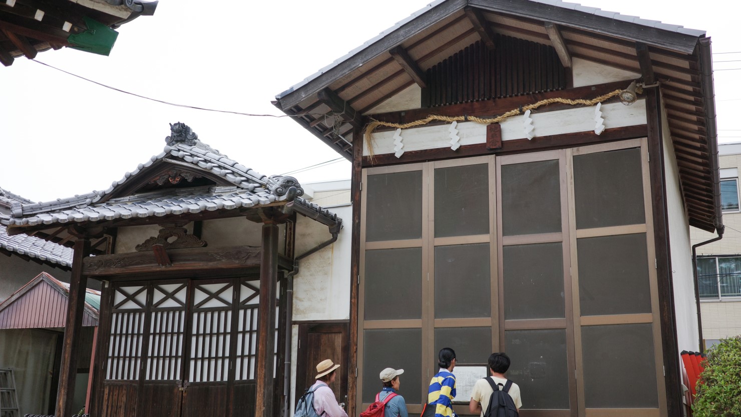 地車が納められている小屋。森稲荷だんじり祭りでは、宮入前の神社坂上りが名物。急勾配の曲がり道を駆け上がっていく様は迫力満点
