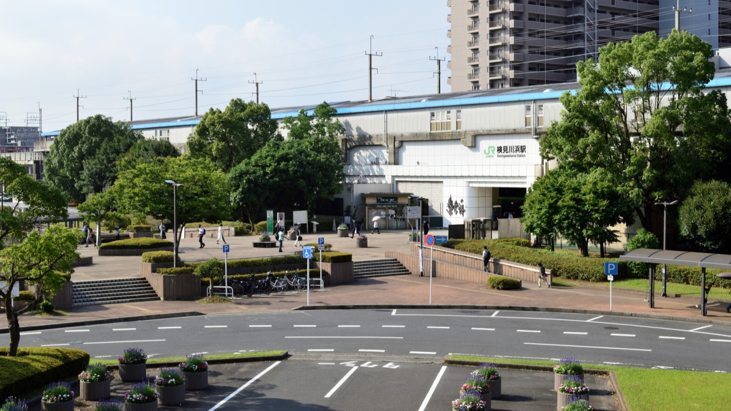  JR京葉線検見川浜駅前