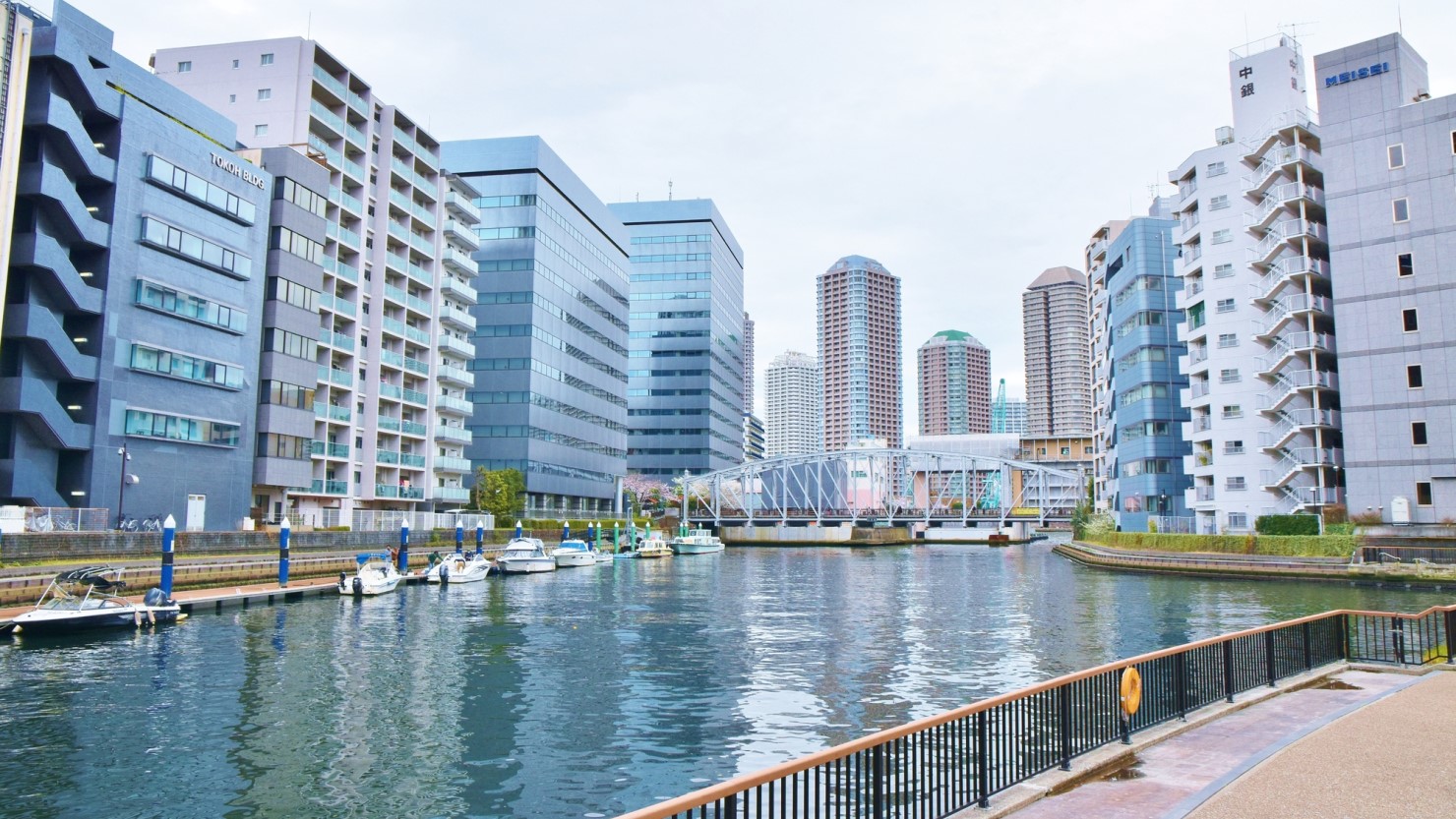 八丁堀駅前風景