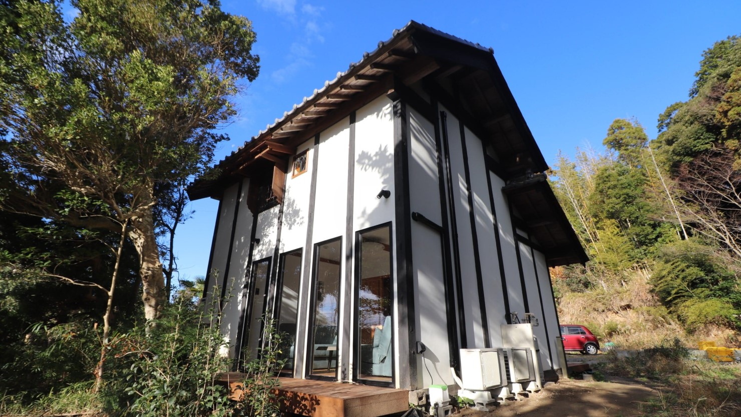 生まれ変わった蔵は宿泊施設になっている（After）