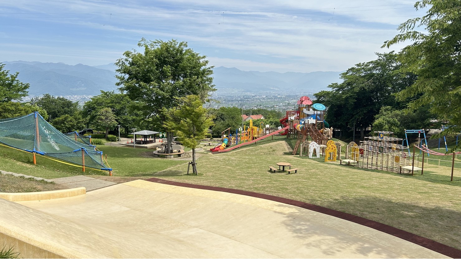 未就学児から小学生まで思いきり遊べる八代ふるさと公園