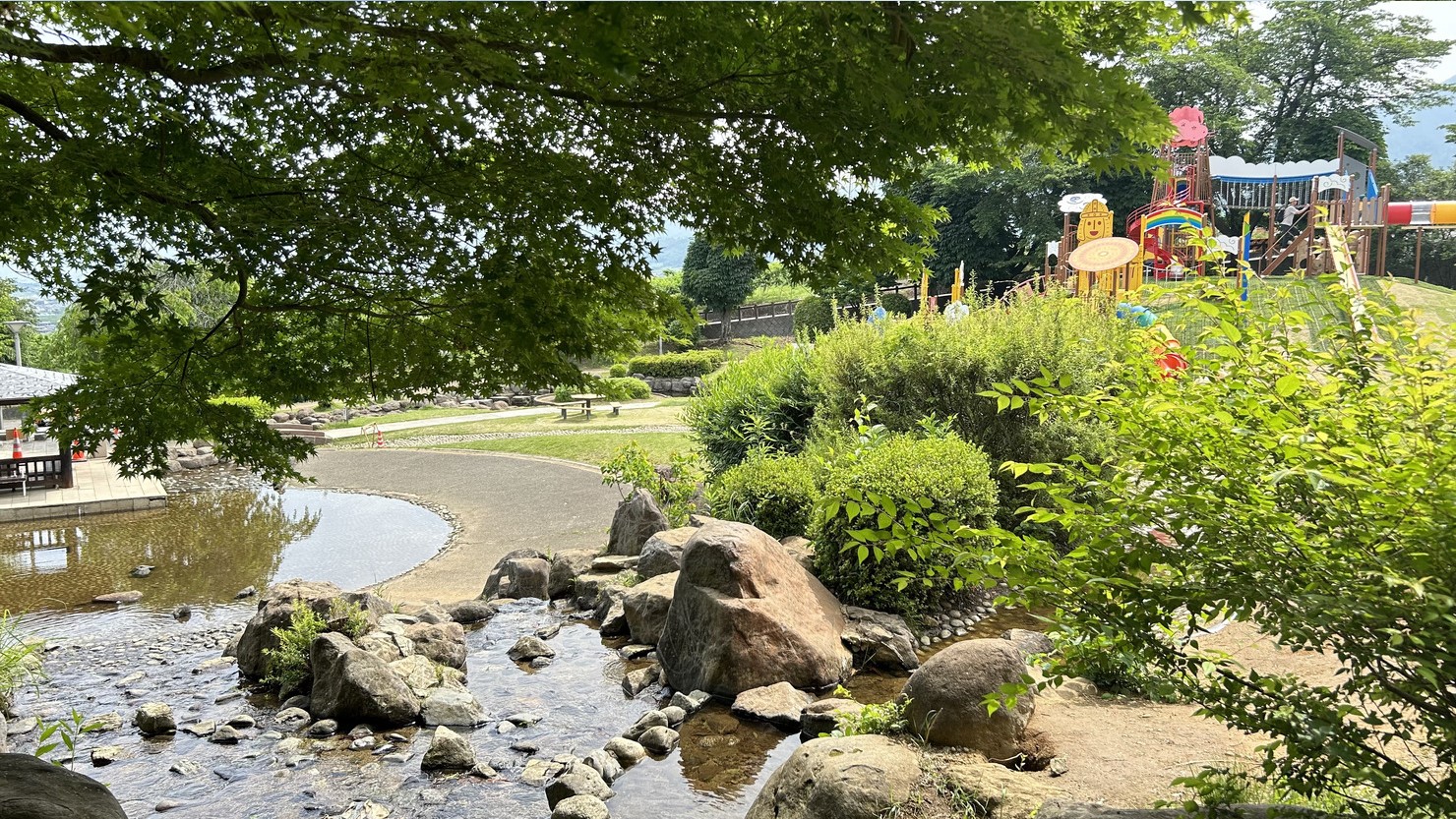 夏場は水遊びも可能