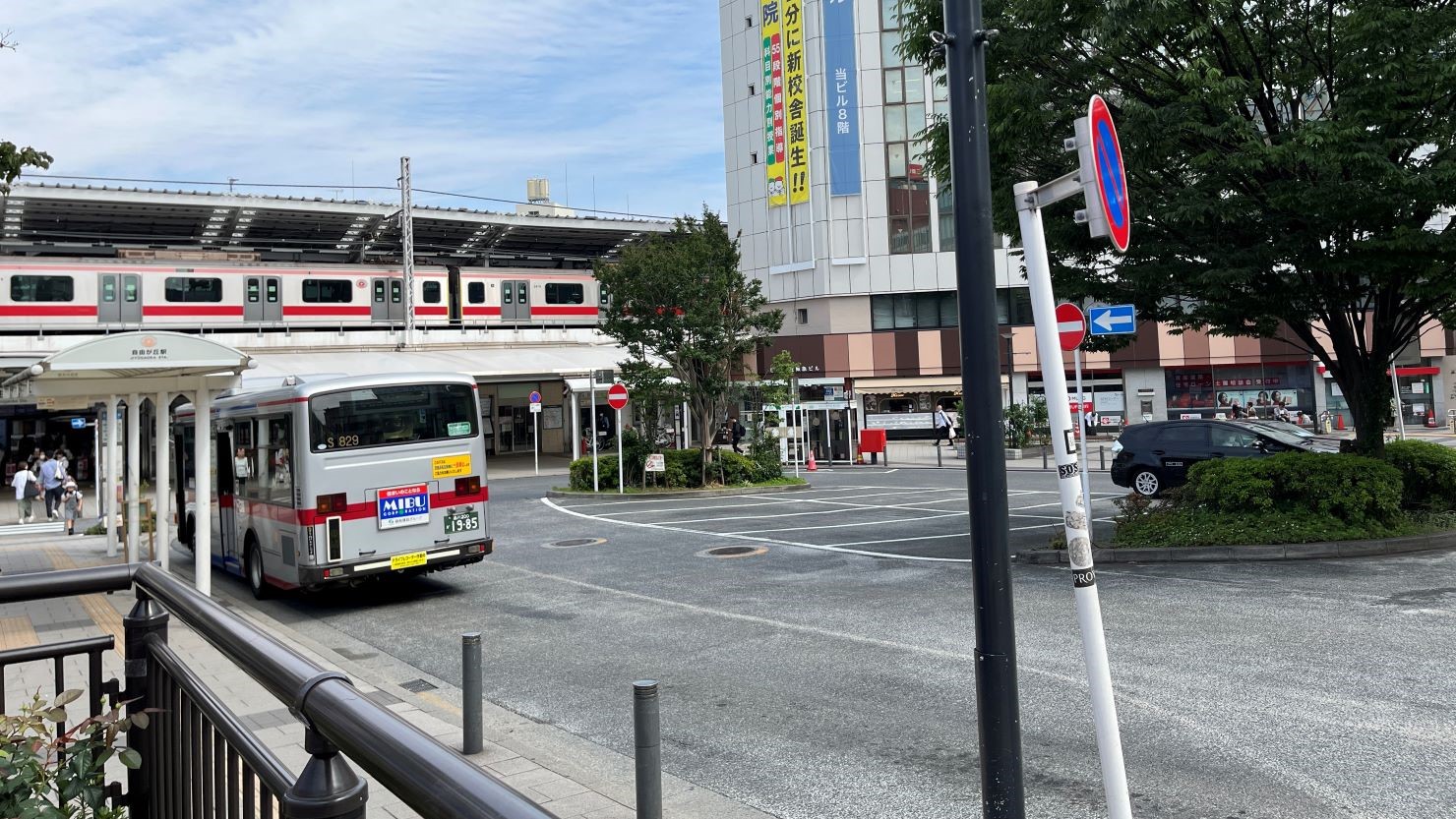 自由が丘駅　バスロータリー