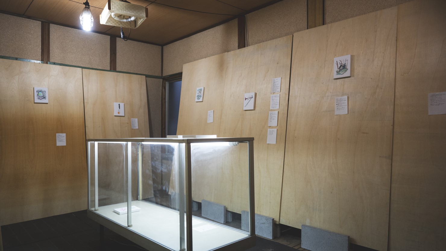 ギャラリーと生活空間が交錯する黒目画廊の中。今でも新鮮な気持ちで作品を鑑賞できるのはすごい