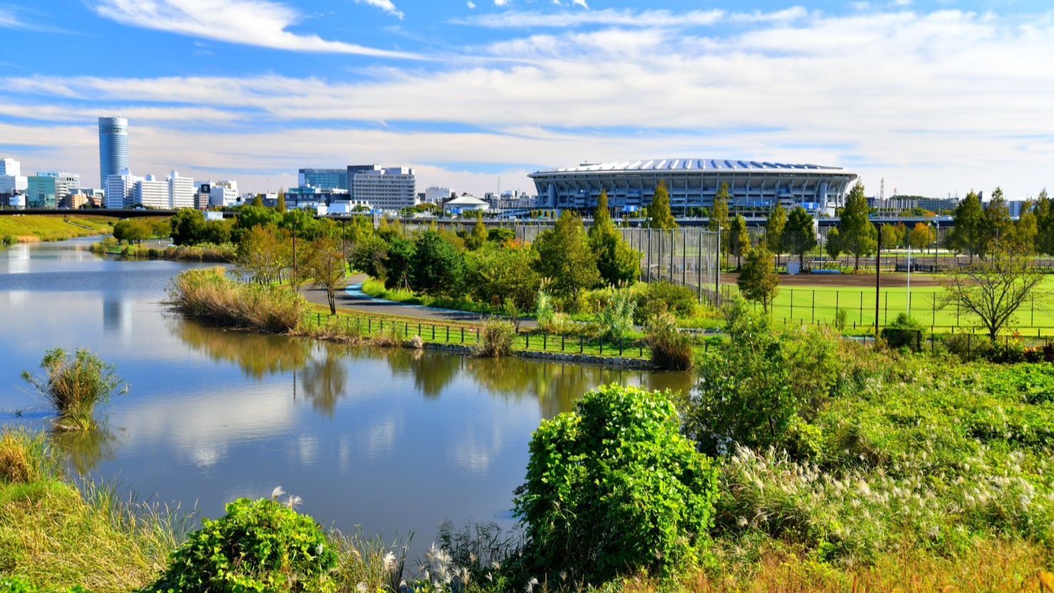 新横浜公園と日産スタジアム
