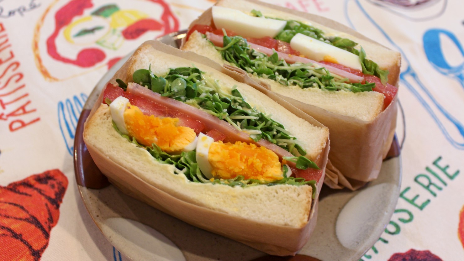 スプラウトをたっぷり使ったサンドイッチ