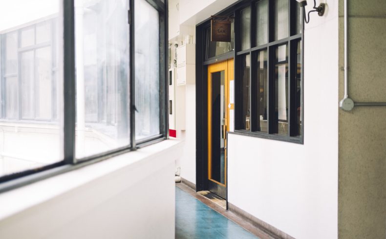 大阪・桜川「SAN」。ジャンルも常識も越え、自由な世界が広がる街の食堂