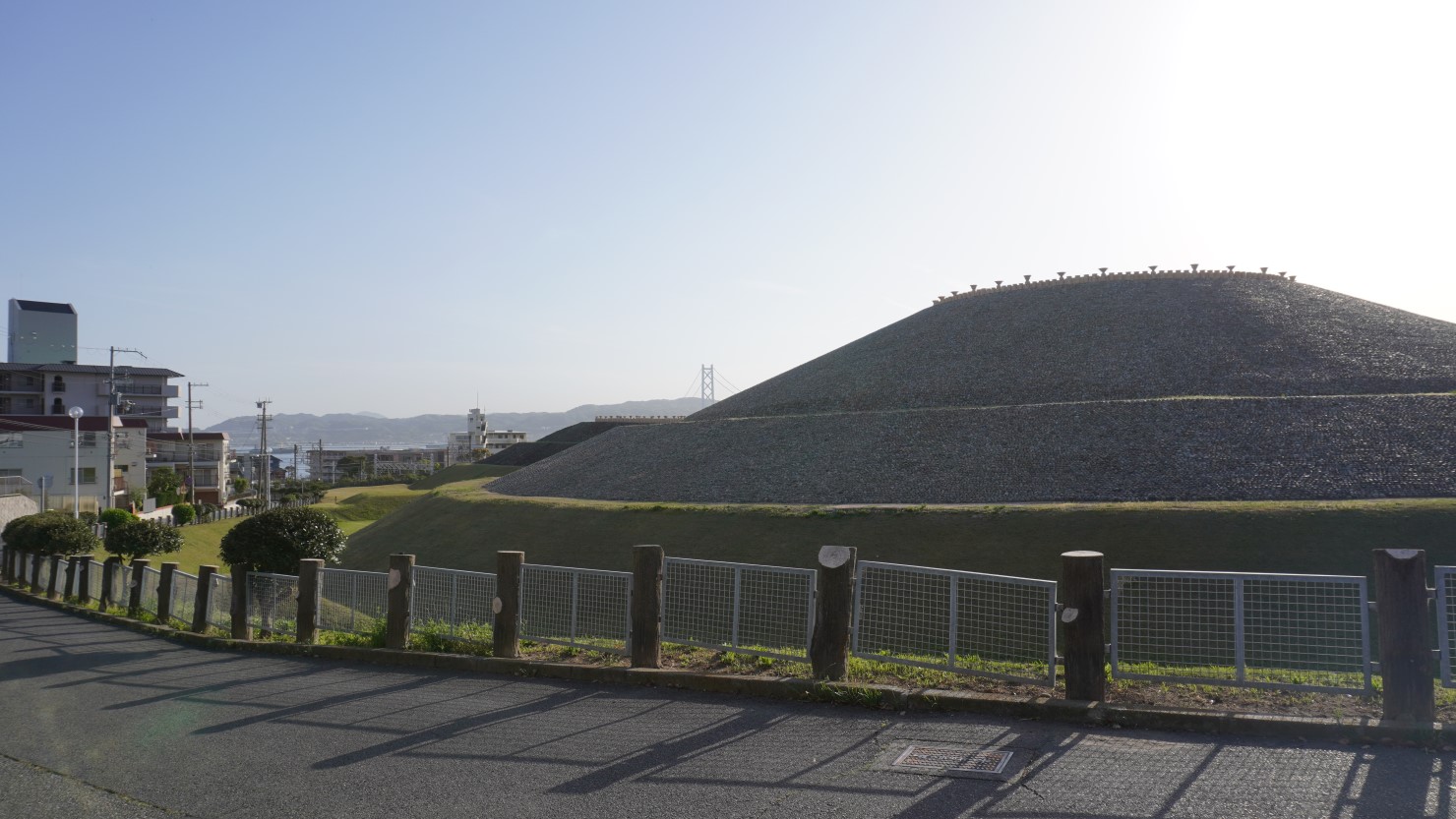 垂水が誇る、兵庫県下最大の「五色塚古墳」